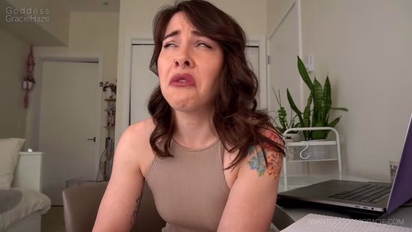 That teeny little dick does not satisfy her by Gracie Haze