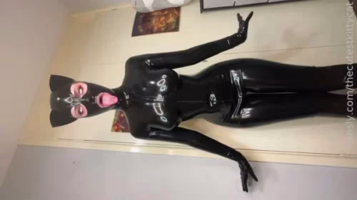 TheCutestKittyCat - I am a tight latex doll