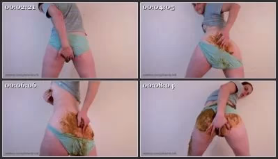 EmilyMilk's Huge panty poo smear and taste