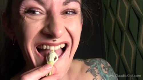 Giantess Kinky Claudia uses her mini guy as a toothpick