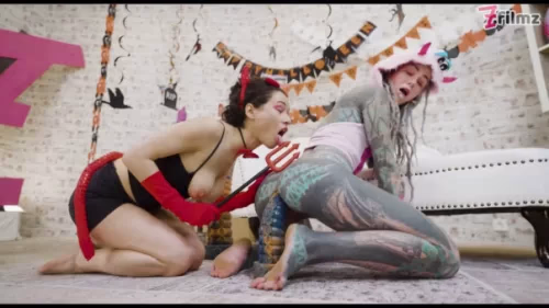 AnusKatzz puts colossal tentacle dildo into asshole