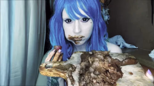SweetBettyParlour Eats shitty stinky strawberry