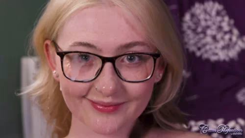 Cum over Em Yang's glasses gets her heated so she jills