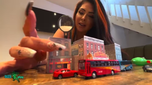Giantess Jasmine Mendez has you worship her feet