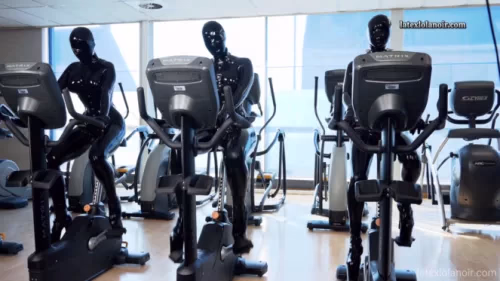 Lola Noir - Rubber Drones at the Gym | Latex Video
