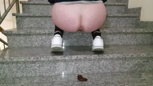 P00girl - Pooped into the public stairwell