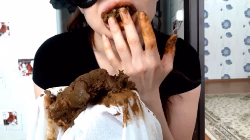 ScatLina - Shit And Pee Into My Panty | Shocking Video
