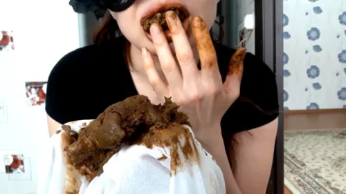 ScatLina - Shit And Pee Into My Panty | Shocking Video