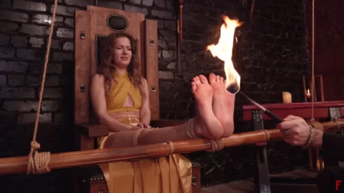 Anna Luna - 200 Painful Strikes | Torture Video
