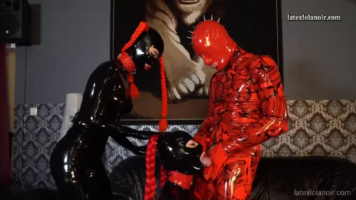 Lola Noir - Sharing the Rubber Doll | Latex Video