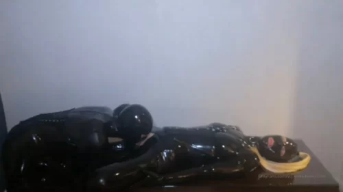 VickyDeVika - Pussy licking in full rubber | Fetish Video