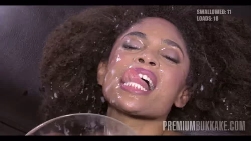 Luna Corazon - Bukkake Champion Swallows 25 Loads | Cum Play Video