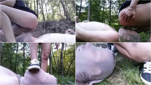 Lady Milena - Ich Kacke In Meine Outdoor Toilette | Scat Video