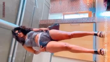 Bossy Delilah - Wooden Spoon Feeding | Scat Video