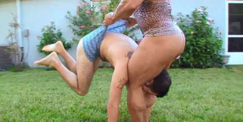 Colete Guimond - Boy Toys - Bodybuilder girl