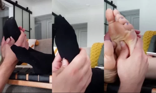 Nicole - Blackmails Her Employee Pantyhose Smelling | Soles Video