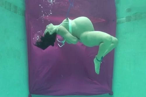 Wenona - Suspended And Dunked - Underwater Pregnant