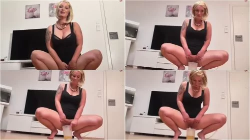 Ein Halber Liter Feinster Sekt Nur Für Dich Zum Genießen [MyDirtyHobby] Lilly-De-Rosa