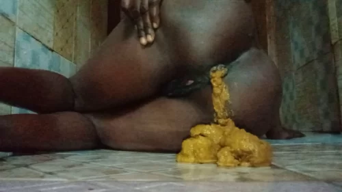 PrettyEbonies - Side Pooping and Smearing | Shit Video