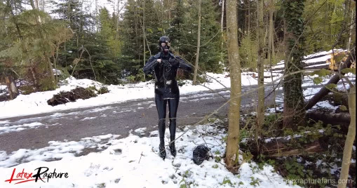 LatexRapture - Derubberisation In The Woods | Shiny Clothes Video