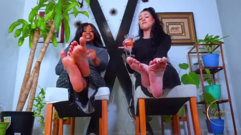 Aspen Aires - Ignore You While Flexing Toes | Soles Video