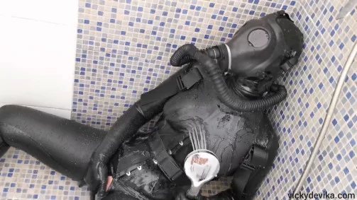 VickyDeVika - Get wet with your rubberdoll now | Shiny Clothes Video