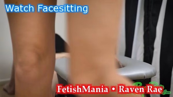 Raven Rae - Smotherbox with his face pointing straight up | Scissoring Video